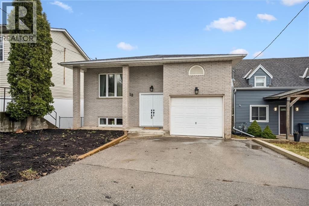 18 Avenue Road, Cambridge, Ontario  N1R 1B8 - Photo 1 - 40817497