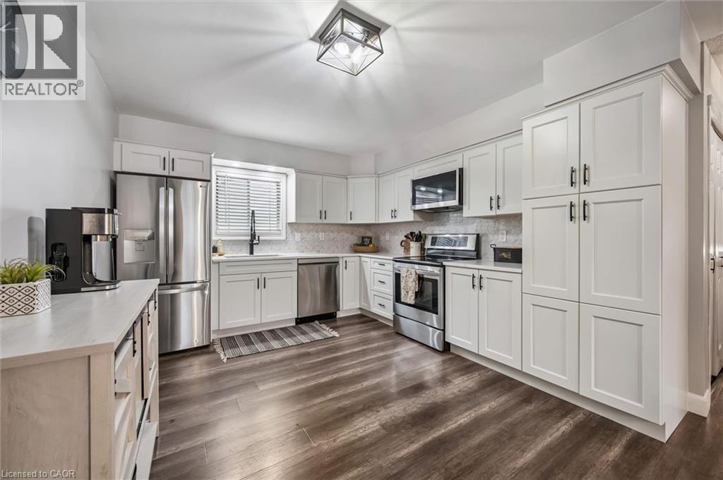 18 Avenue Road, Cambridge, Ontario  N1R 1B8 - Photo 12 - 40817497