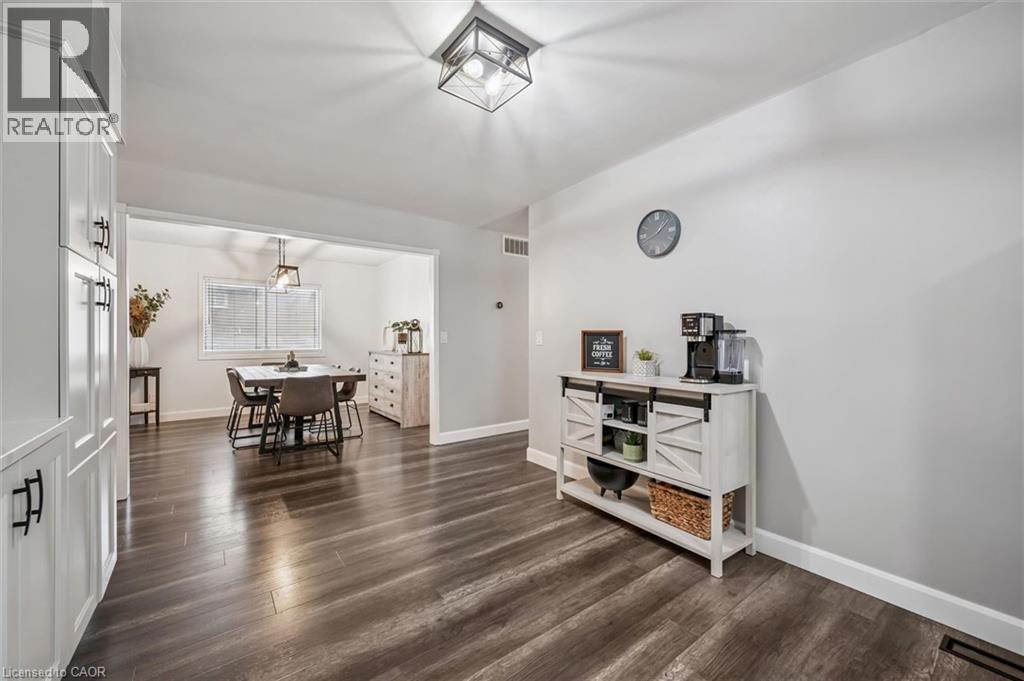 18 Avenue Road, Cambridge, Ontario  N1R 1B8 - Photo 15 - 40817497