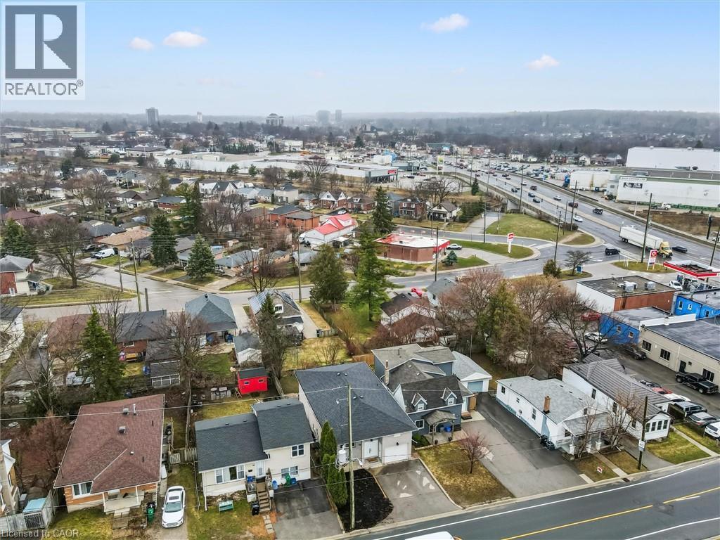 18 Avenue Road, Cambridge, Ontario  N1R 1B8 - Photo 4 - 40817497