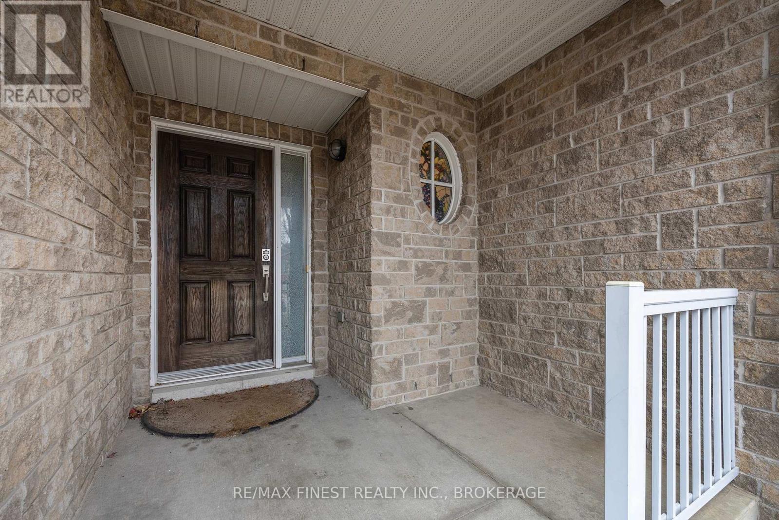 2189 Swanfield Street, Kingston, Ontario  K7M 0A9 - Photo 3 - X12970046