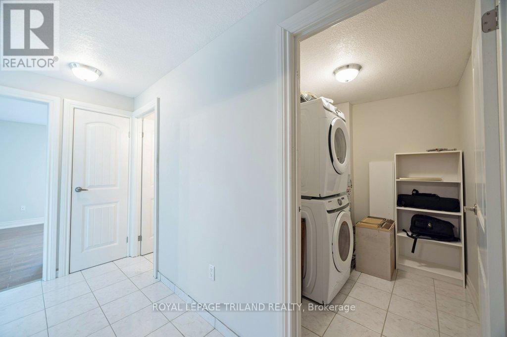 415 - 45 Pond Mills Road, London South, Ontario  N5Z 4W5 - Photo 2 - X12970028