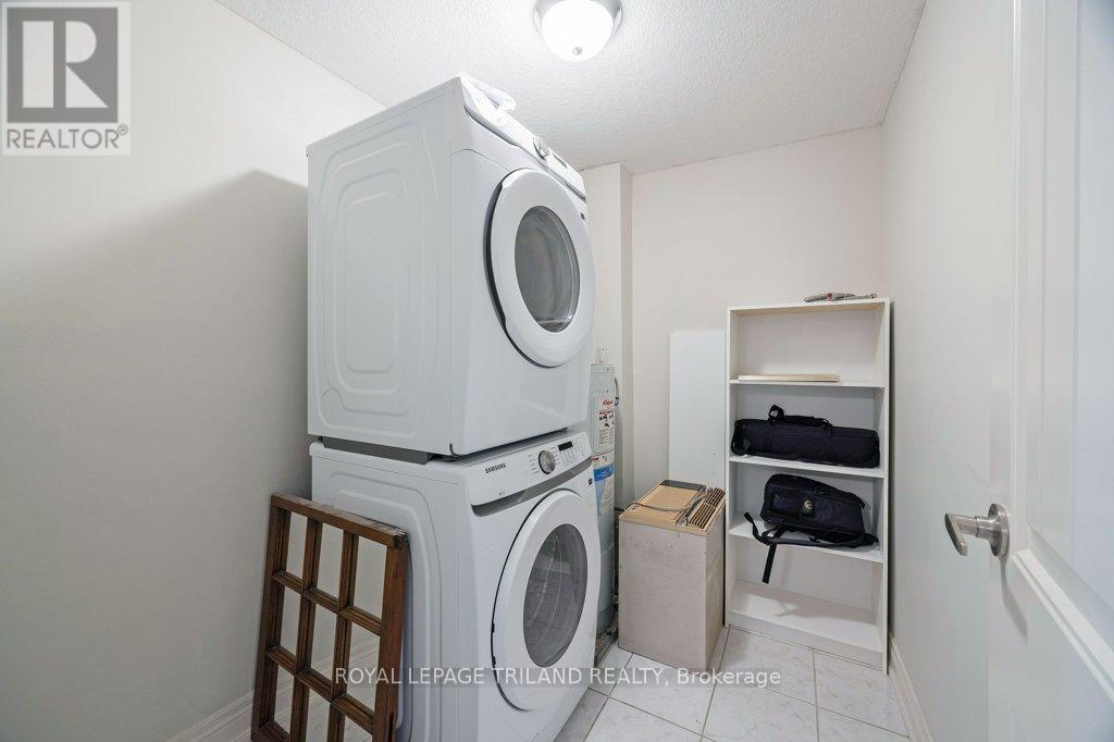 415 - 45 Pond Mills Road, London South, Ontario  N5Z 4W5 - Photo 3 - X12970028