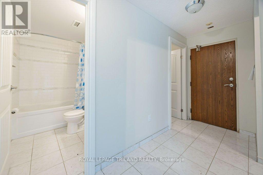 415 - 45 Pond Mills Road, London South, Ontario  N5Z 4W5 - Photo 4 - X12970028