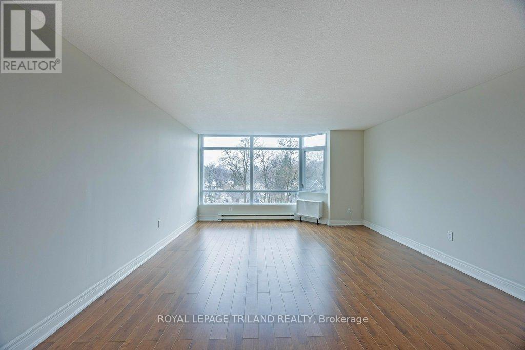 415 - 45 Pond Mills Road, London South, Ontario  N5Z 4W5 - Photo 6 - X12970028