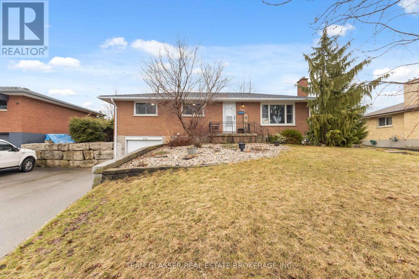 362 Chippendale Crescent, London South, Ontario  N5Z 3G2 - Photo 3 - X12970052