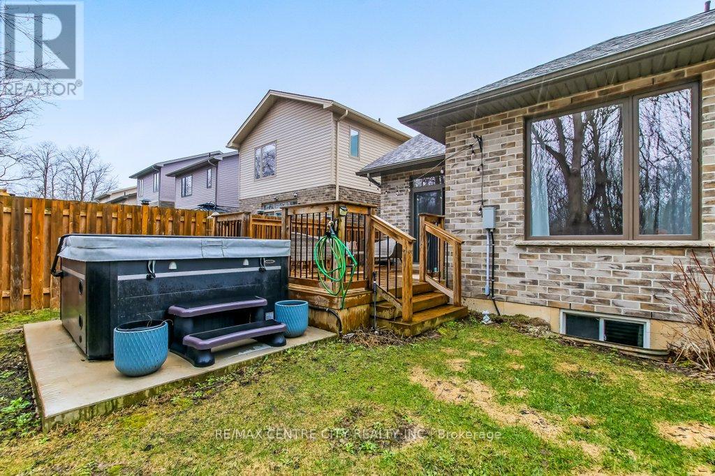 1625 Valhalla Street, London North, Ontario  N6G 0V2 - Photo 23 - X12970076