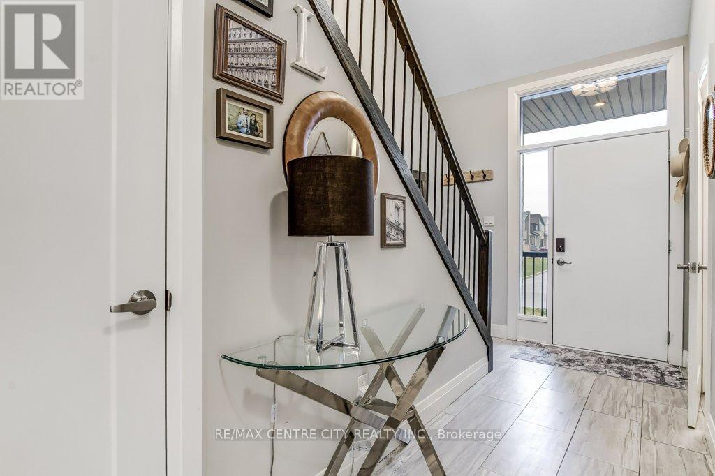 1625 Valhalla Street, London North, Ontario  N6G 0V2 - Photo 4 - X12970076