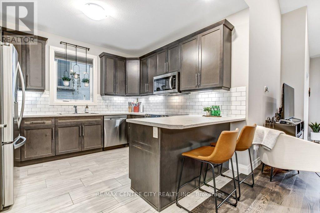 1625 Valhalla Street, London North, Ontario  N6G 0V2 - Photo 7 - X12970076