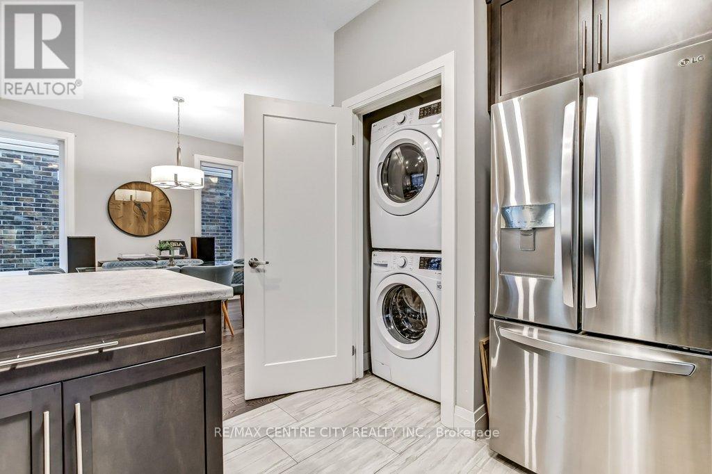 1625 Valhalla Street, London North, Ontario  N6G 0V2 - Photo 9 - X12970076