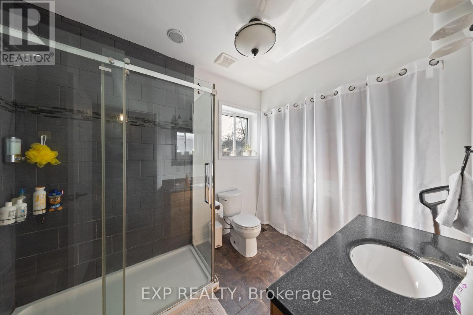 61 Queen Street, Huron East, Ontario  N0G 1H0 - Photo 17 - X12970106