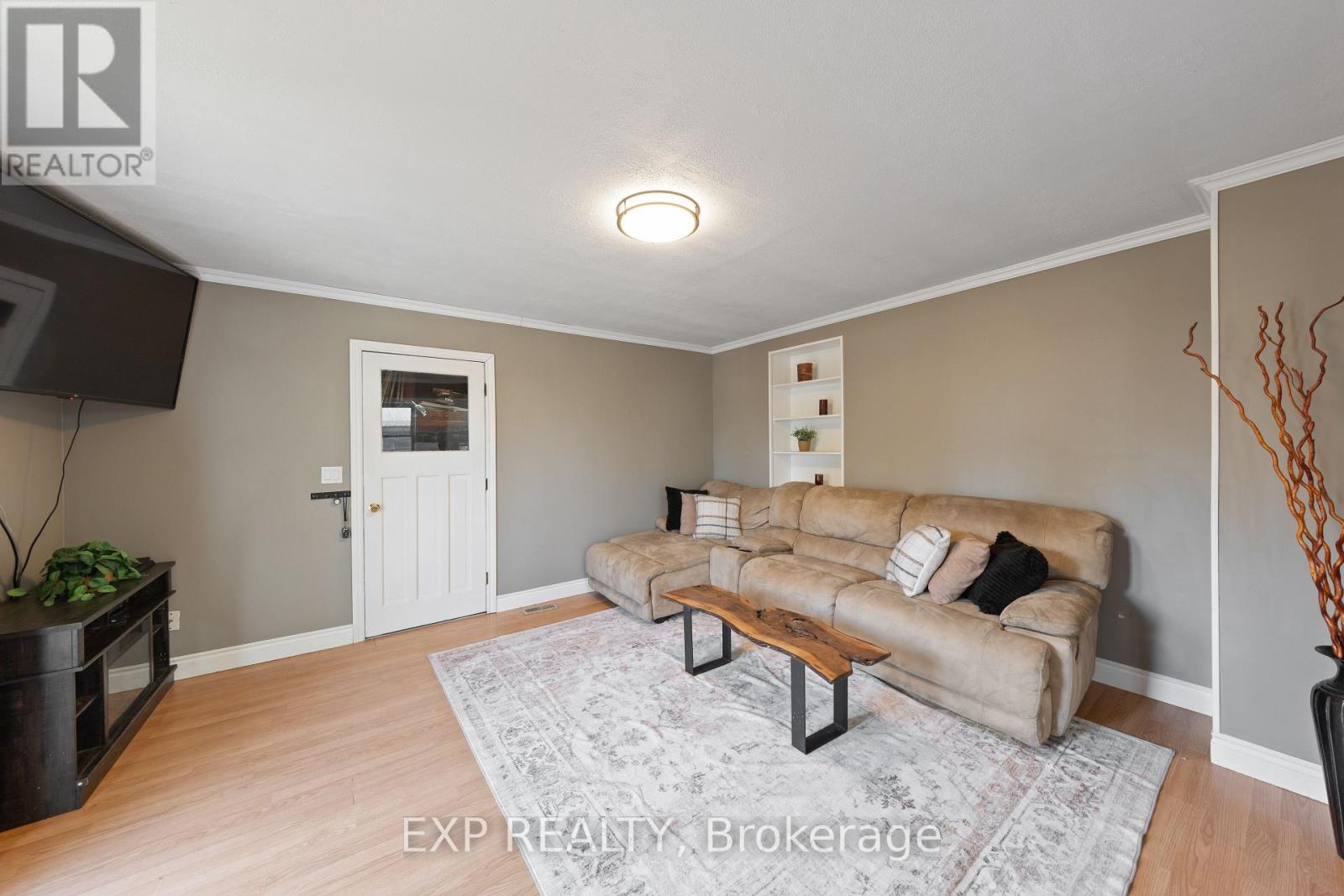 61 Queen Street, Huron East, Ontario  N0G 1H0 - Photo 6 - X12970106