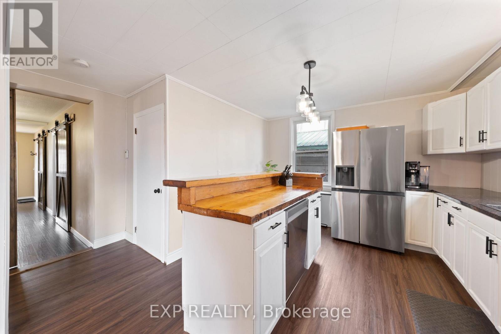 61 Queen Street, Huron East, Ontario  N0G 1H0 - Photo 9 - X12970106