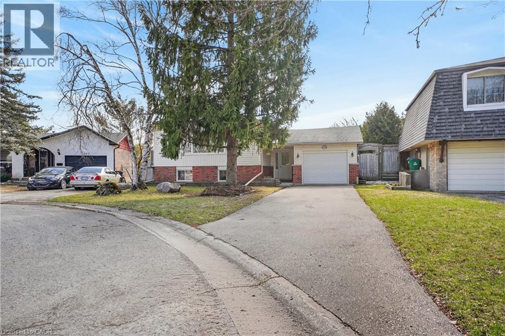 309 Daleside Place, Waterloo, Ontario  N2L 5M4 - Photo 2 - 40817224