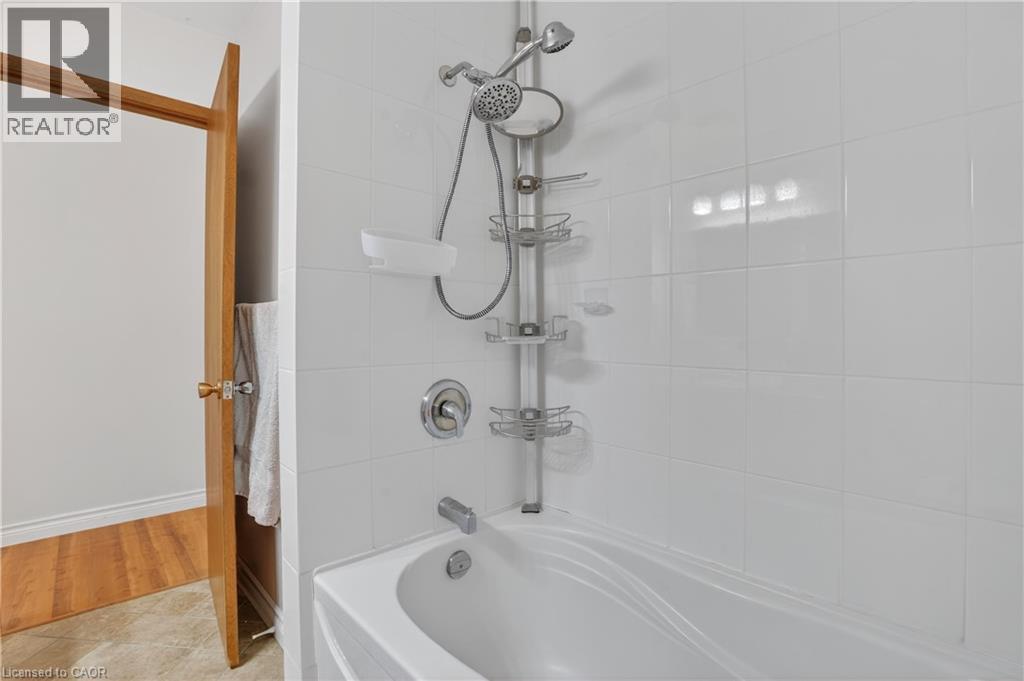 309 Daleside Place, Waterloo, Ontario  N2L 5M4 - Photo 27 - 40817224