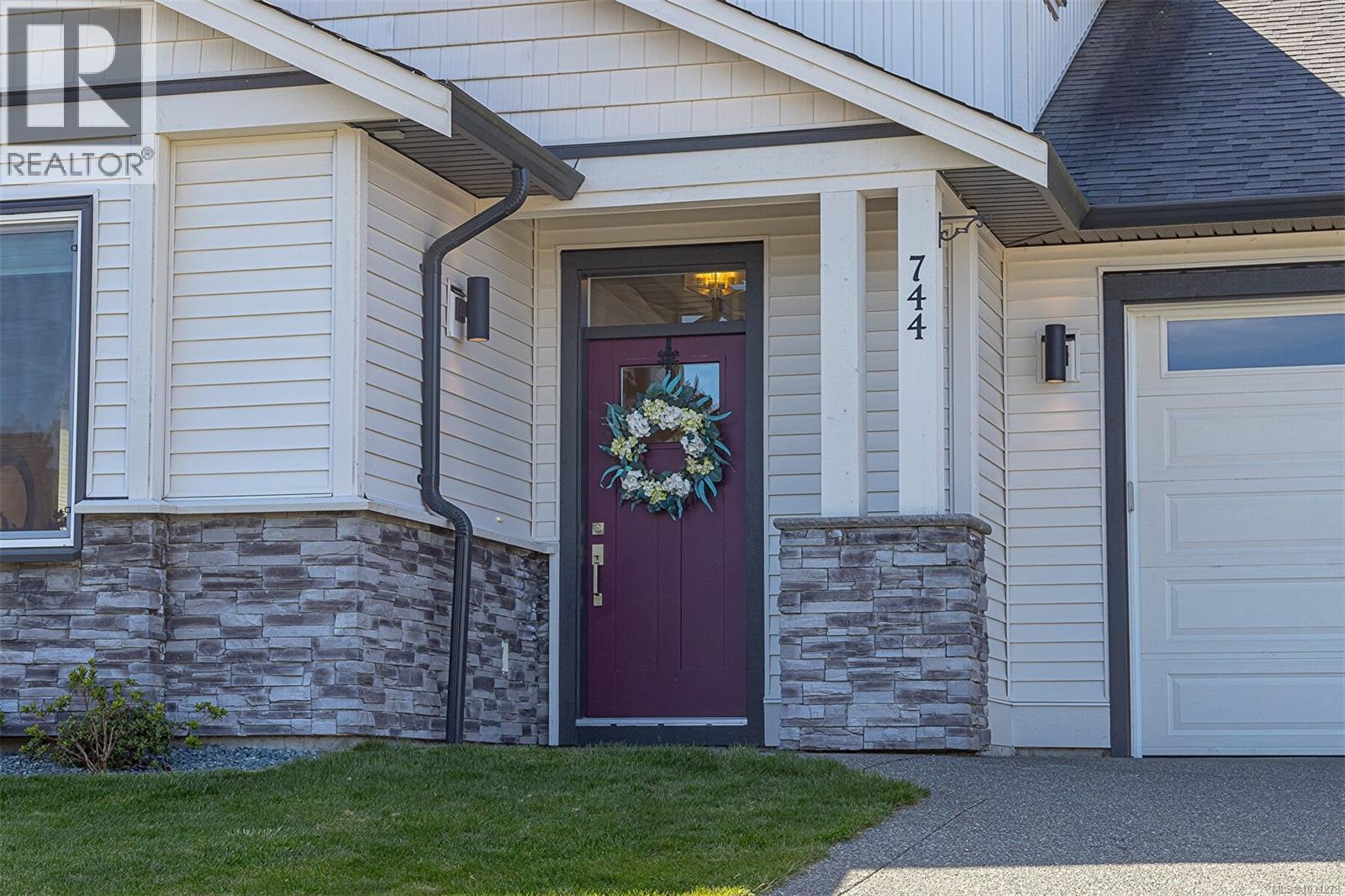 744 James Pl, Ladysmith, British Columbia  V9G 0A5 - Photo 10 - 1031278