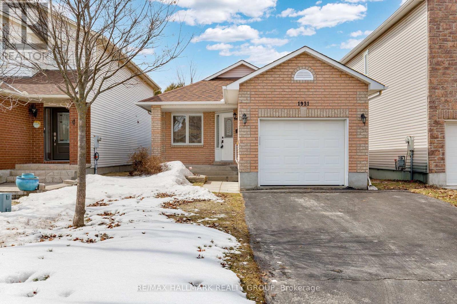 1931 La Chapelle Street, Ottawa, Ontario  K1C 6A1 - Photo 1 - X12970020