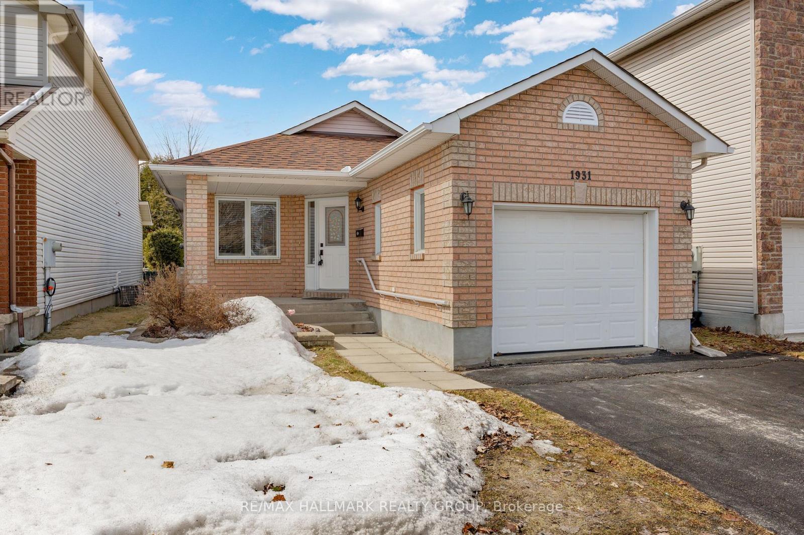 1931 La Chapelle Street, Ottawa, Ontario  K1C 6A1 - Photo 2 - X12970020