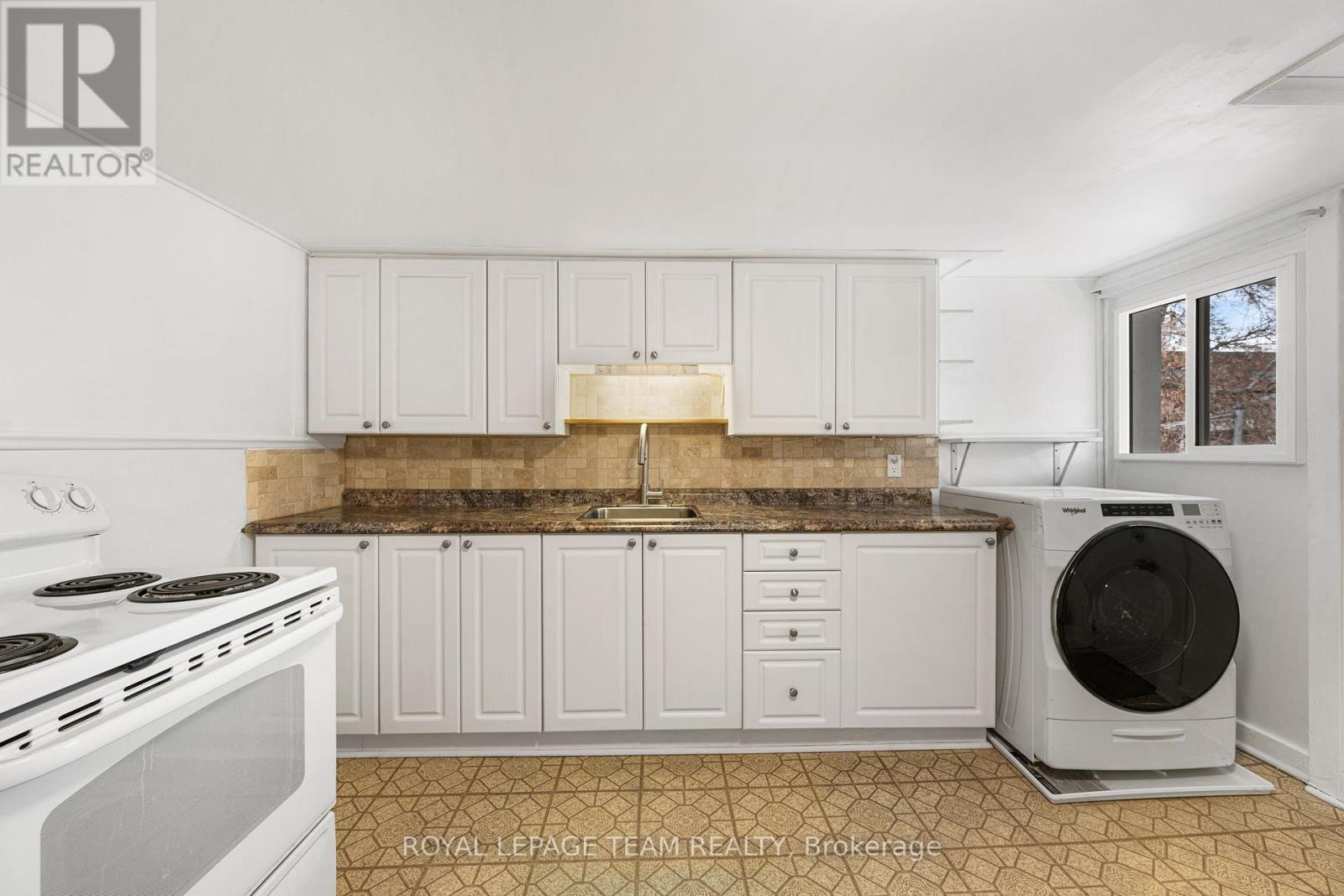 163 Genest Street, Ottawa, Ontario  K1L 7Y8 - Photo 5 - X12970048