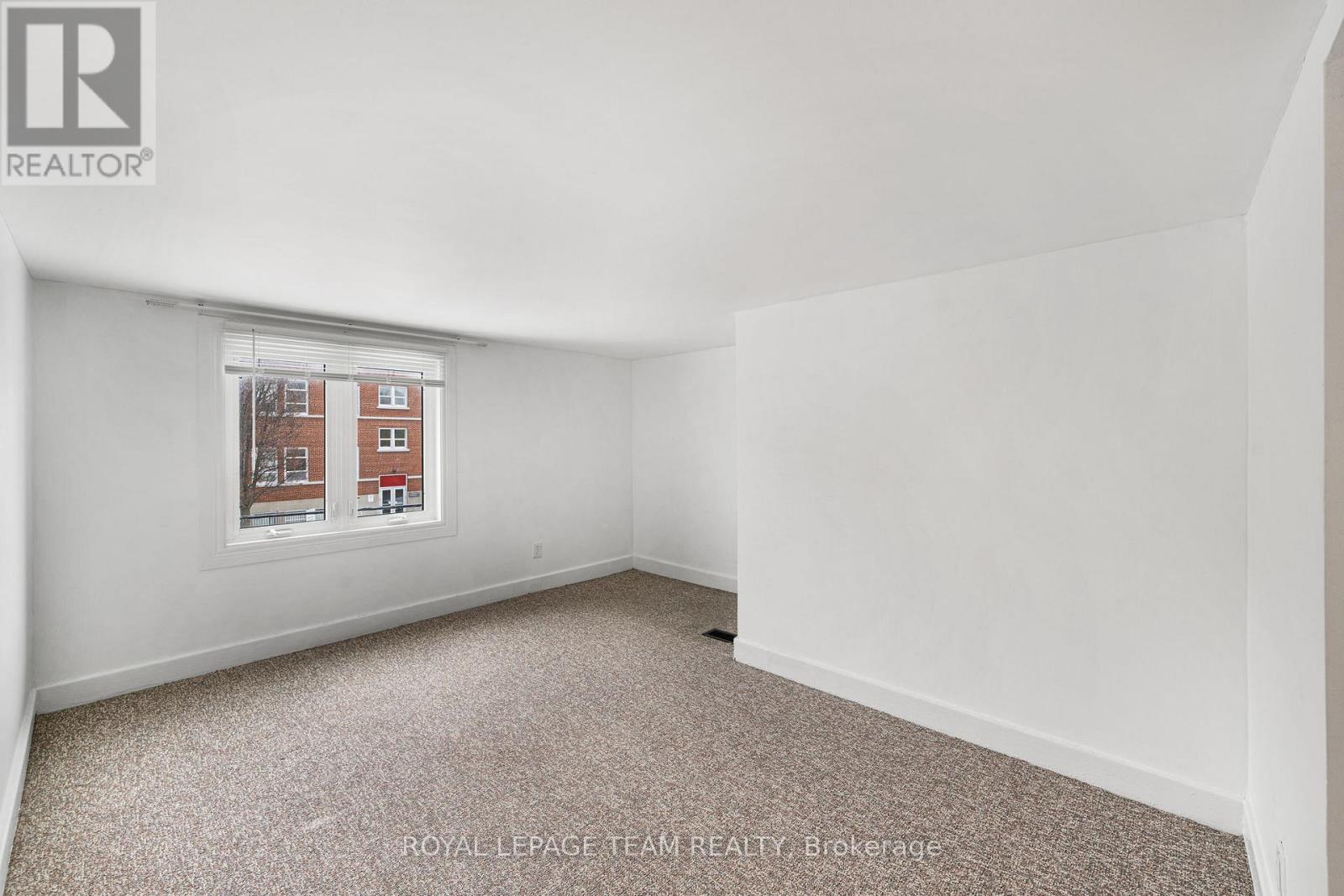 163 Genest Street, Ottawa, Ontario  K1L 7Y8 - Photo 9 - X12970048