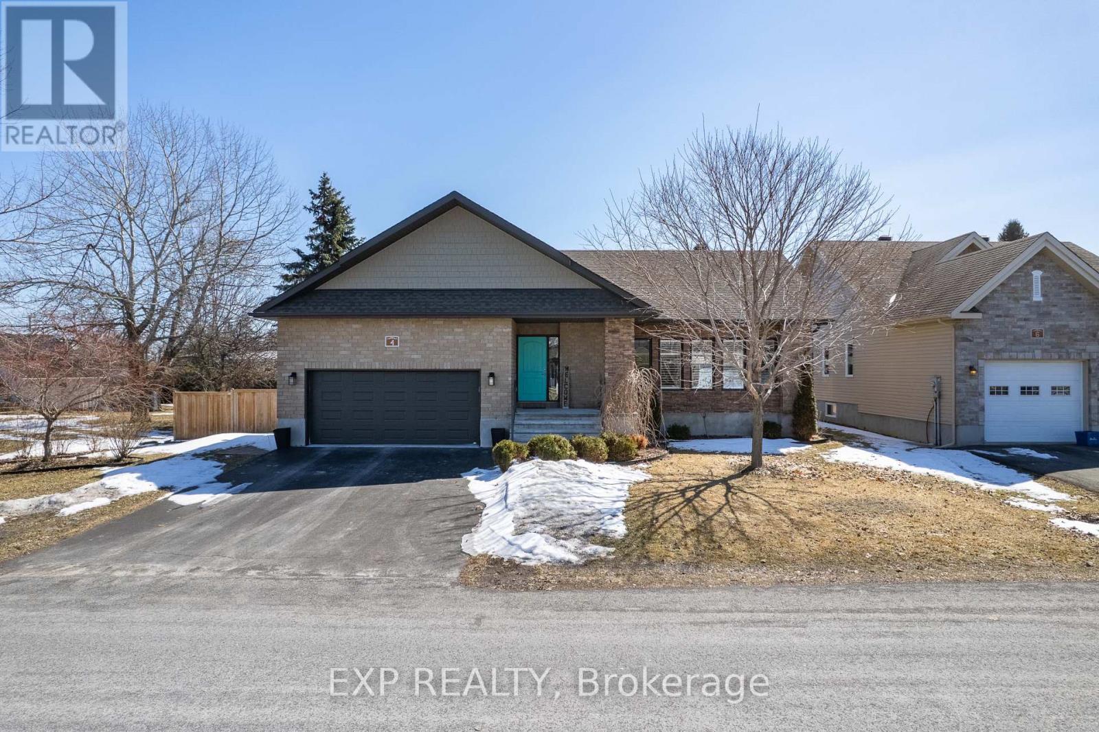 4 PROVOST STREET, North Stormont, Ontario