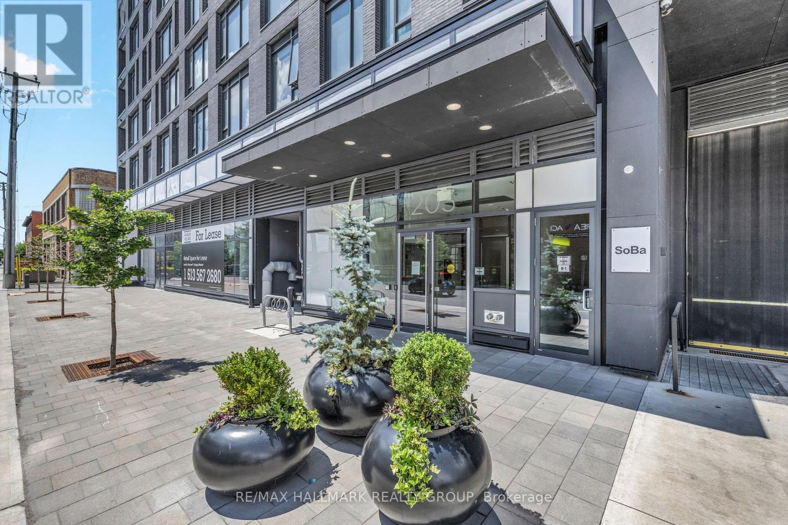 601 - 203 Catherine Street, Ottawa, Ontario  K2P 1J5 - Photo 3 - X12970158