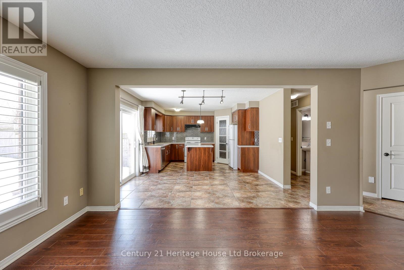 427 Champlain Avenue, Woodstock, Ontario  N4V 0B3 - Photo 9 - X12827446