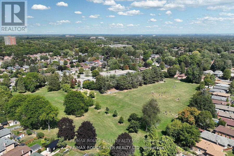 18 DARLINGSIDE DRIVE, toronto (west hill), Ontario