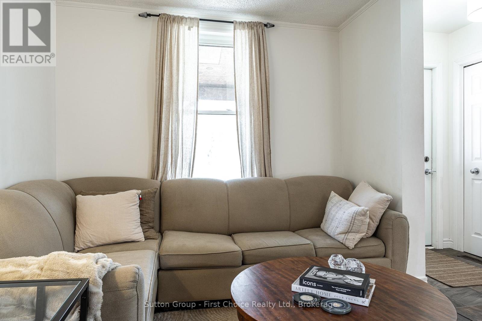 60 Jones Street, Stratford, Ontario N5A 6G7 - Photo 10 - X12970100