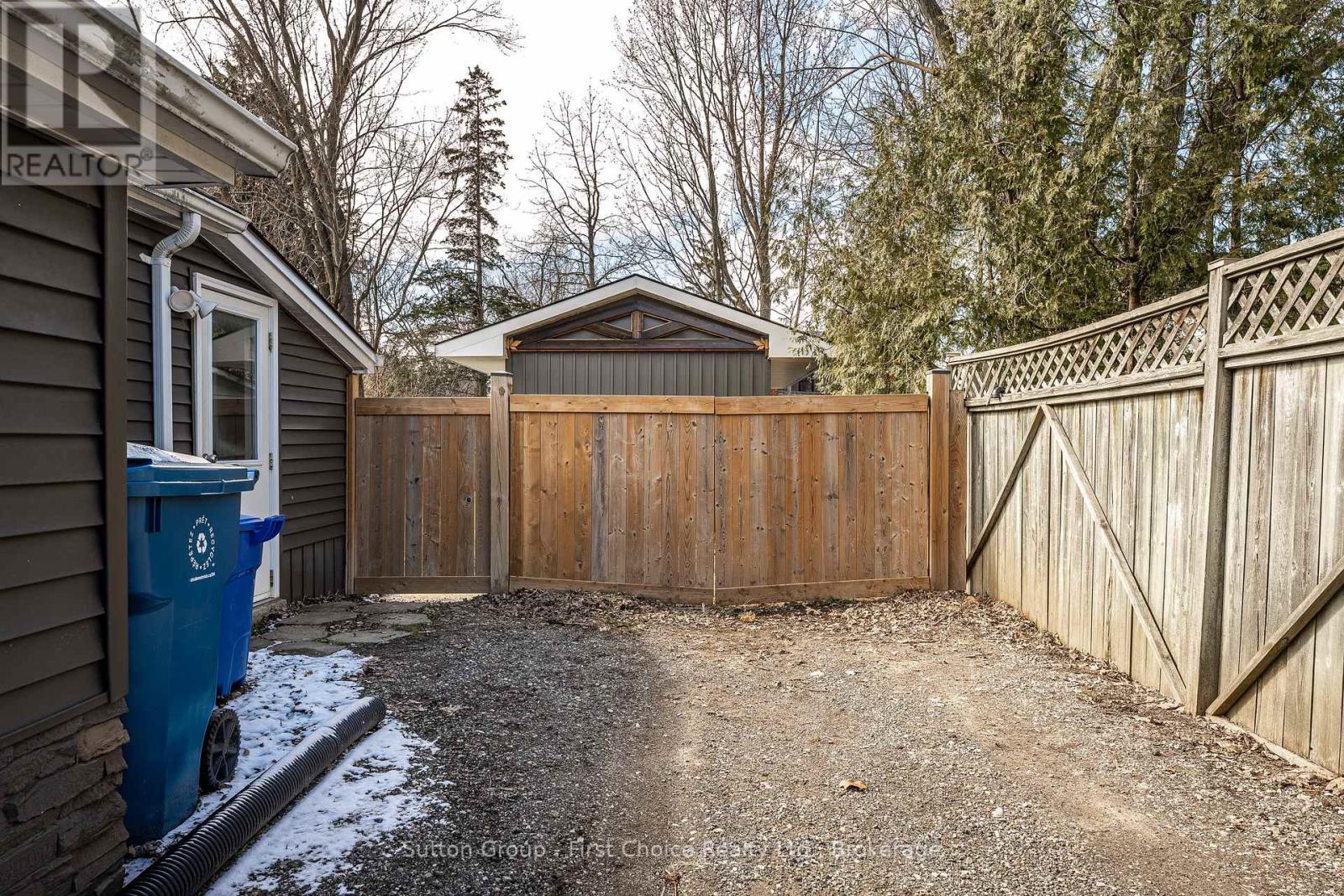 60 Jones Street, Stratford, Ontario N5A 6G7 - Photo 34 - X12970100