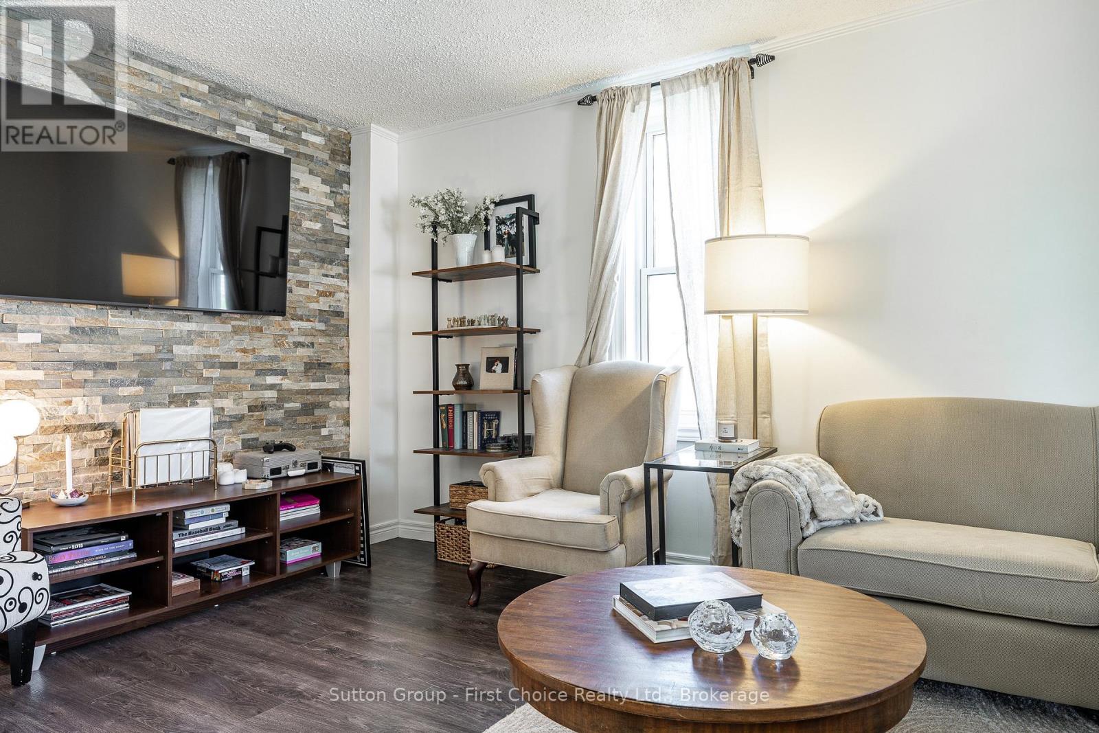 60 Jones Street, Stratford, Ontario N5A 6G7 - Photo 8 - X12970100