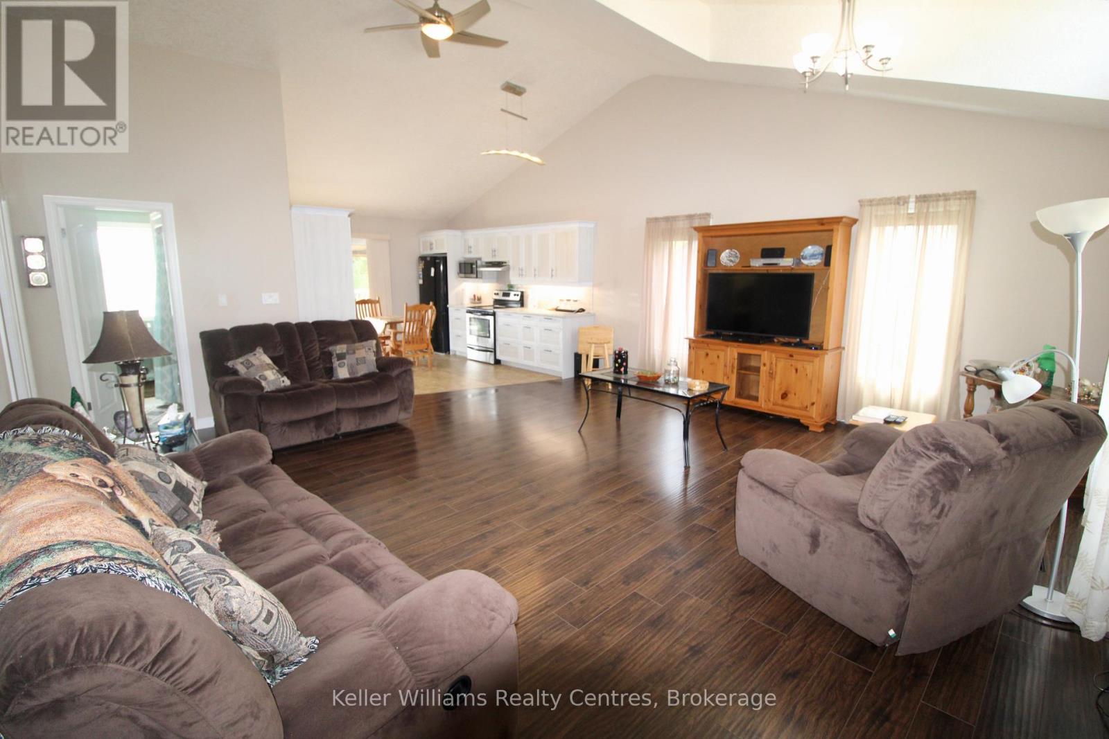 275 South Street E, West Grey, Ontario N0G 2V0 - Photo 6 - X12970112