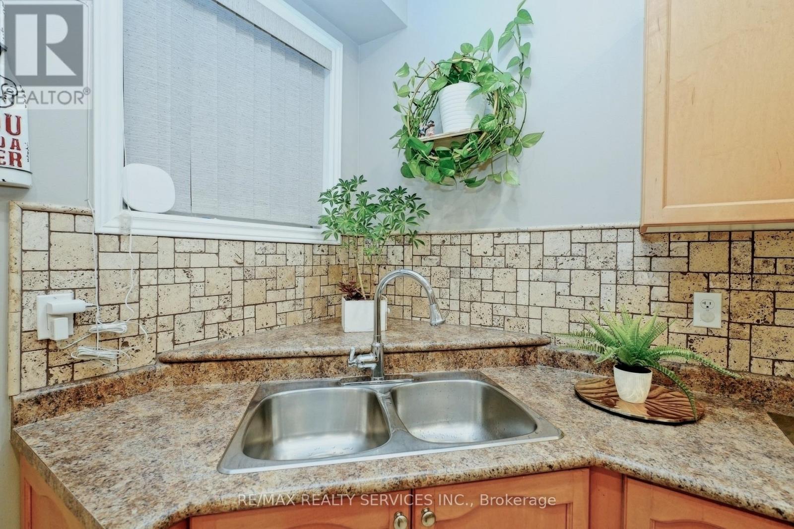 32 Ashdale Road, Brampton, Ontario  L6Y 5M7 - Photo 16 - W12955484