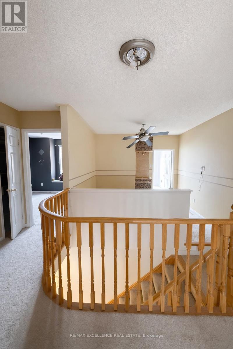 33 Lacebark Court, Brampton, Ontario  L6R 3M7 - Photo 10 - W12956656