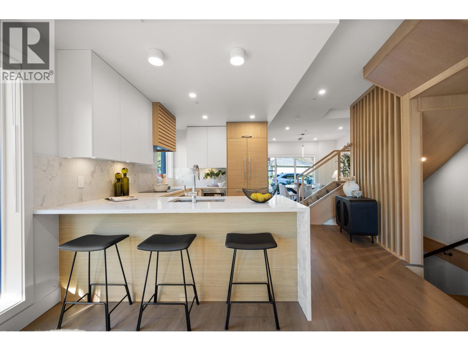 3218 CANFIELD CRESCENT, North Vancouver, British Columbia