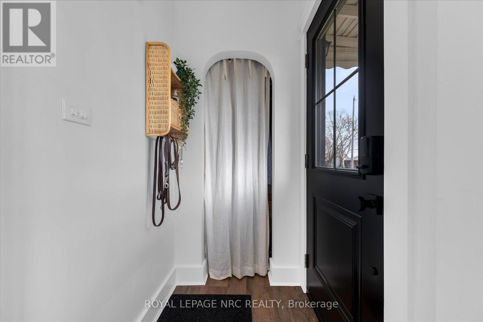 16 Mcdonald Avenue, Thorold, Ontario  L2V 3E6 - Photo 5 - X12970058