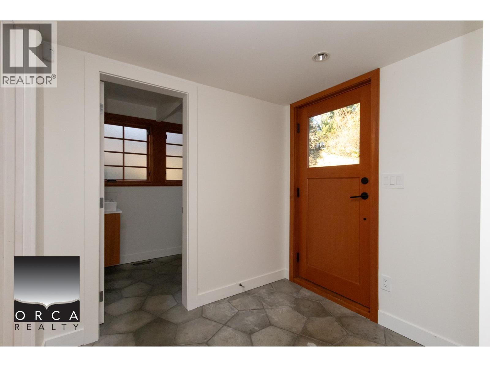 466 Brand Street, North Vancouver, British Columbia  V7N 1G1 - Photo 15 - R3108274