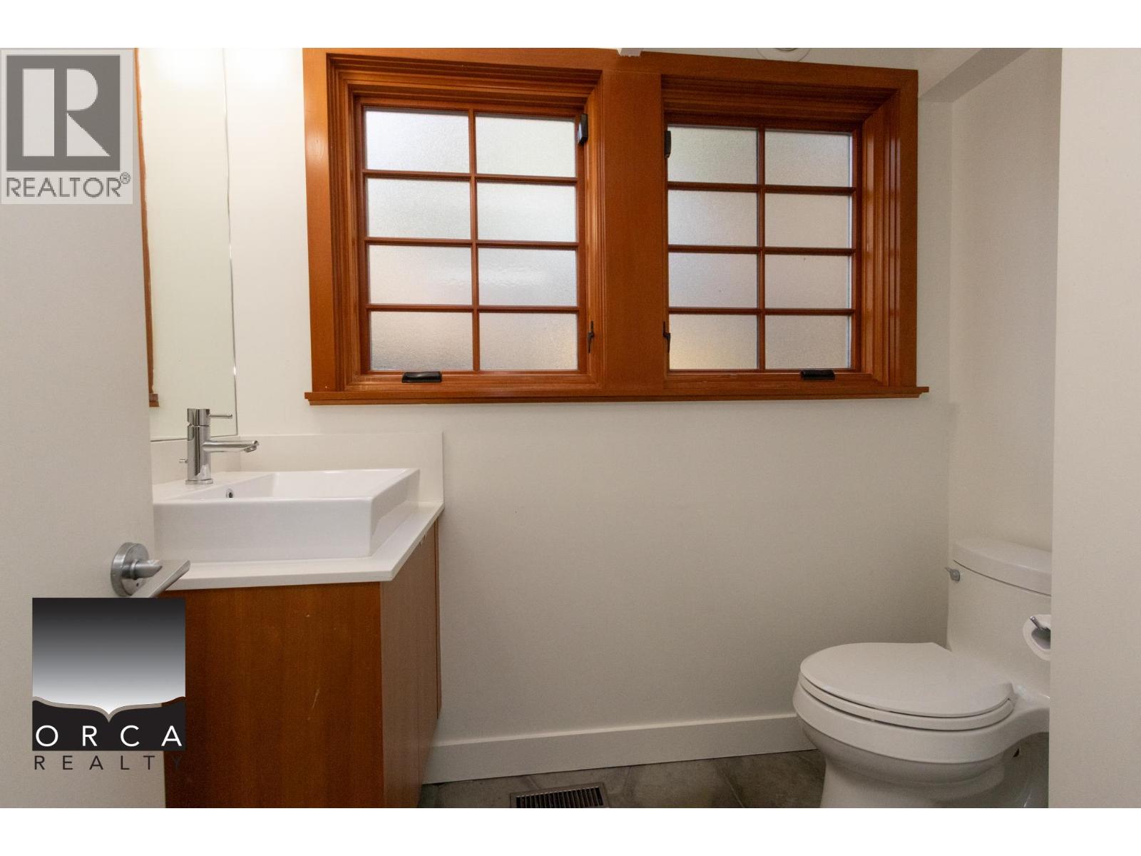 466 Brand Street, North Vancouver, British Columbia  V7N 1G1 - Photo 8 - R3108274