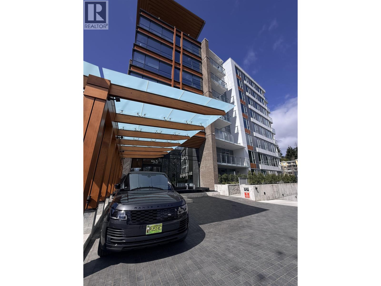 306 423 6TH STREET, West Vancouver, British Columbia