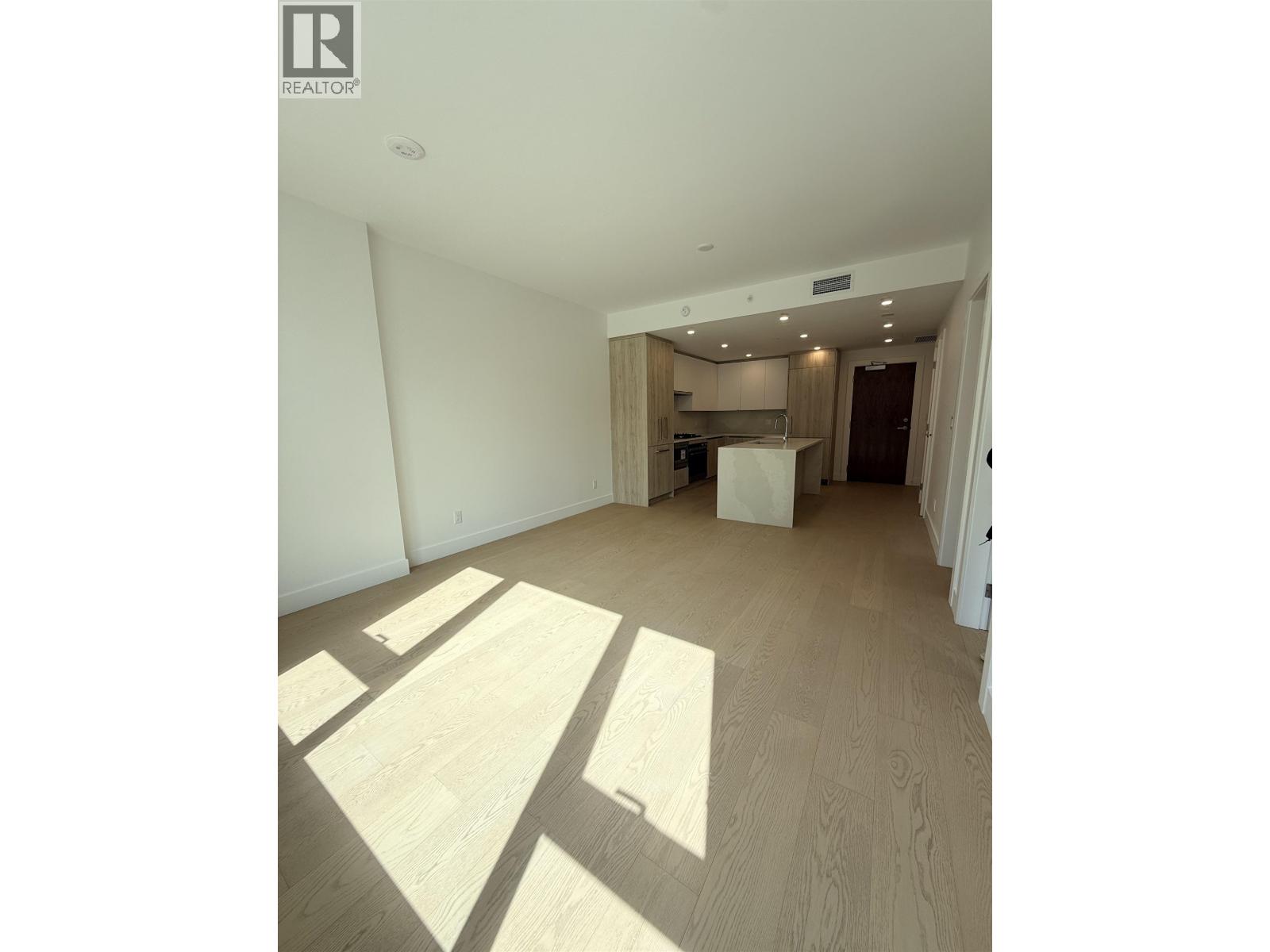 306 423 6th Street, West Vancouver, British Columbia  V7T 1A4 - Photo 4 - R3108275