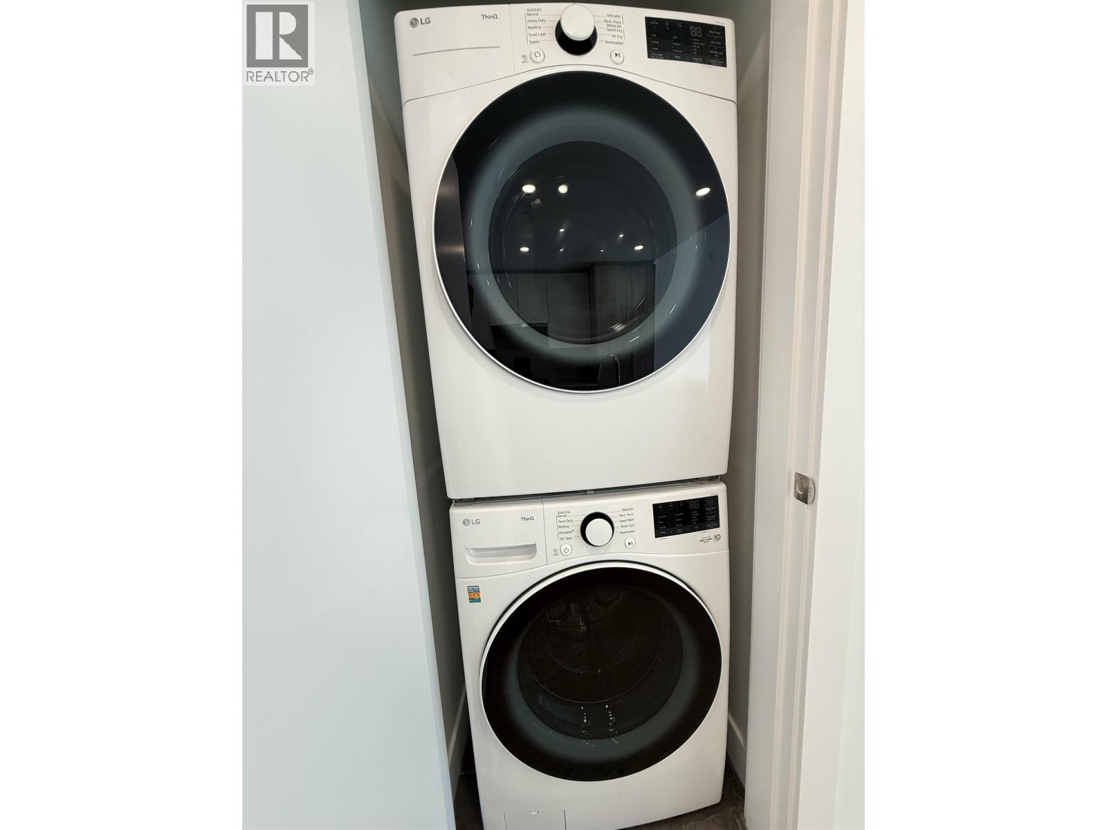 306 423 6th Street, West Vancouver, British Columbia  V7T 1A4 - Photo 8 - R3108275