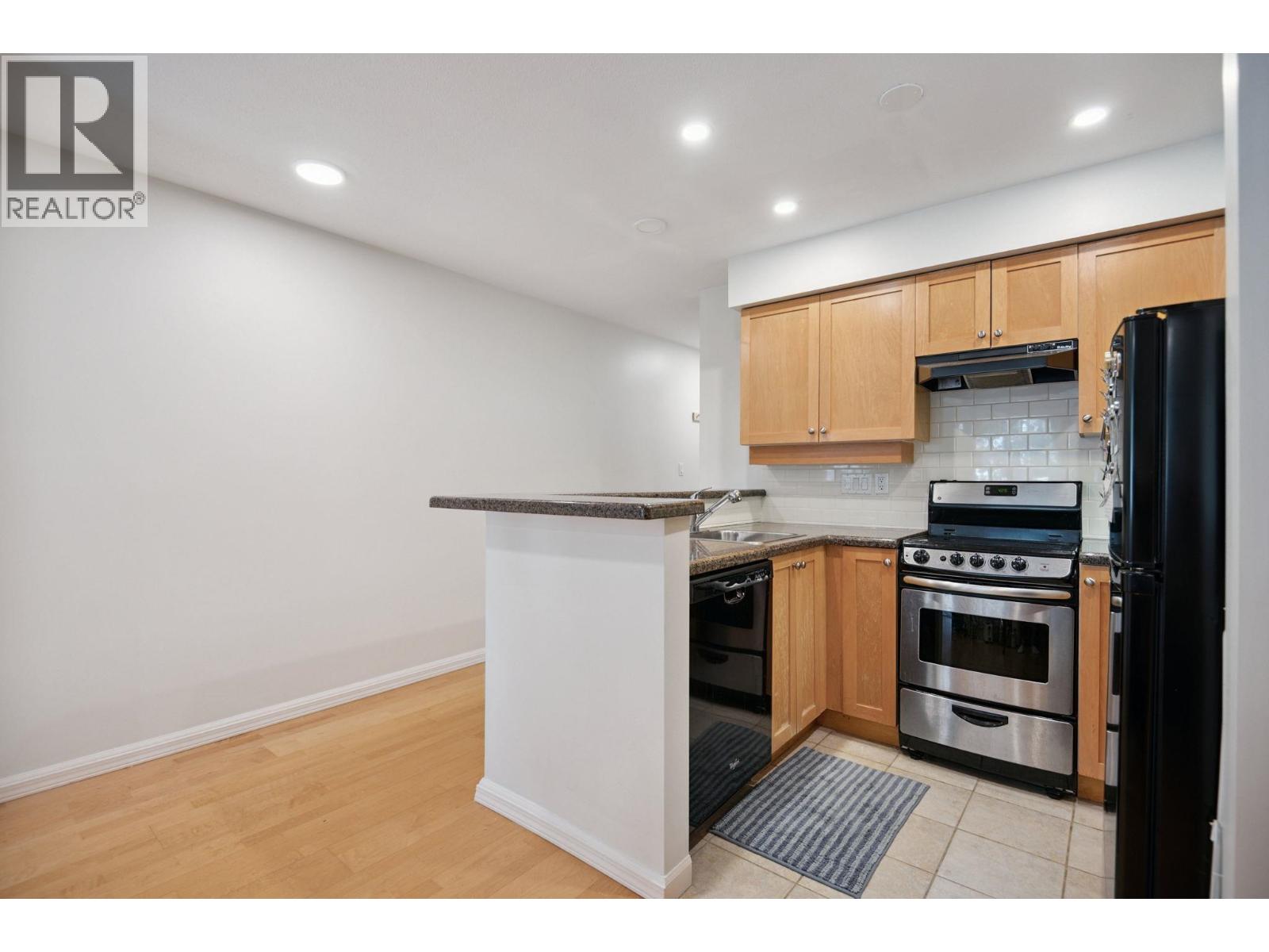 305 997 W 22 Avenue, Vancouver, British Columbia V5V 2A2 - Photo 12 - R3108276