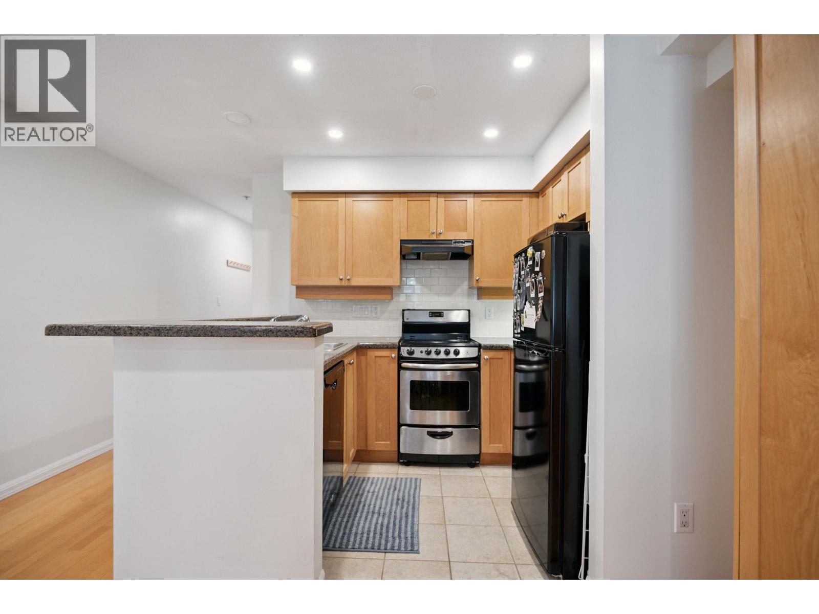 305 997 W 22 Avenue, Vancouver, British Columbia V5V 2A2 - Photo 13 - R3108276