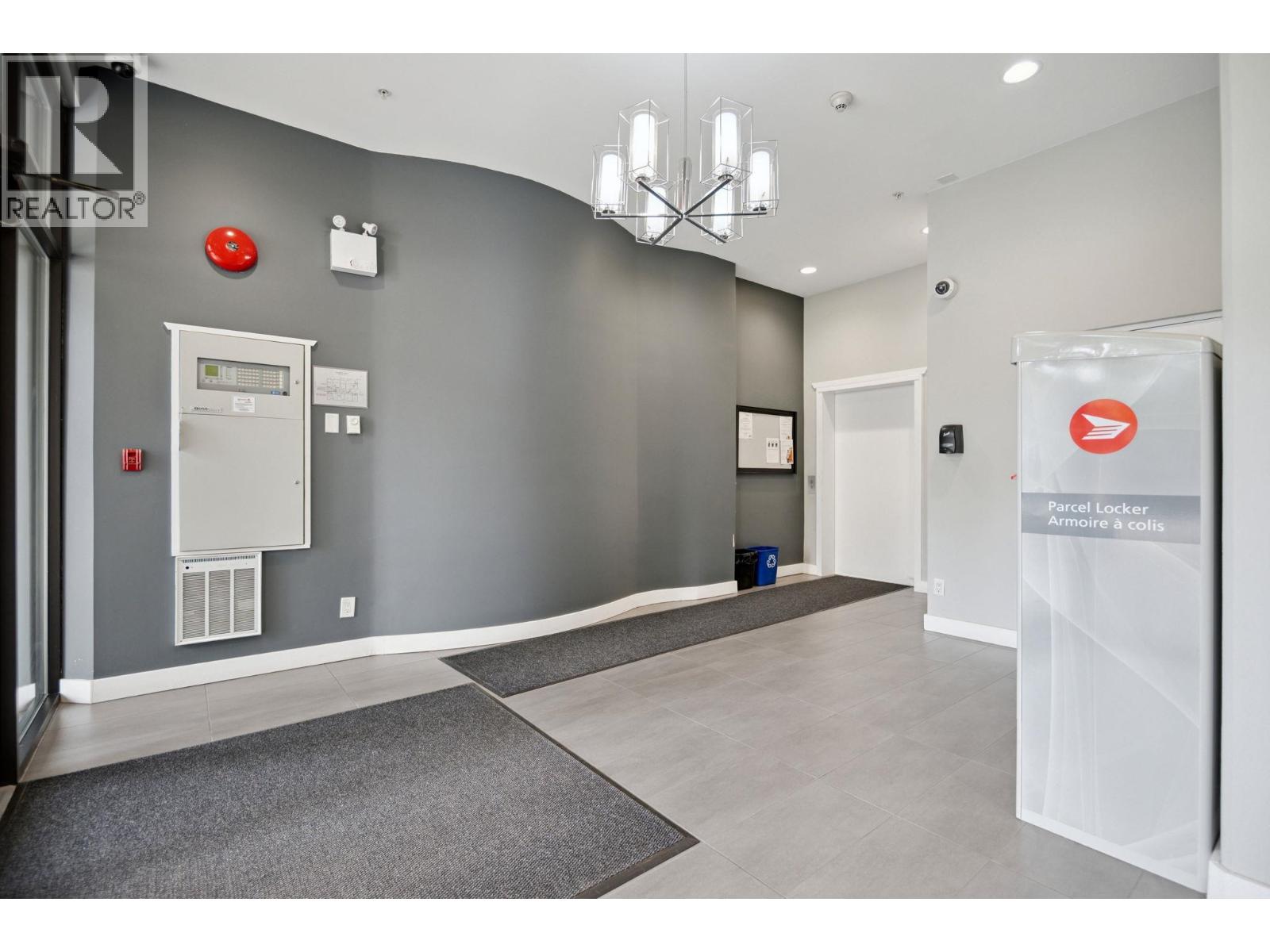 305 997 W 22 Avenue, Vancouver, British Columbia V5V 2A2 - Photo 2 - R3108276