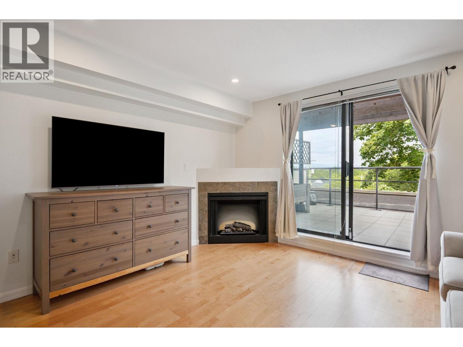 305 997 W 22 Avenue, Vancouver, British Columbia V5V 2A2 - Photo 3 - R3108276