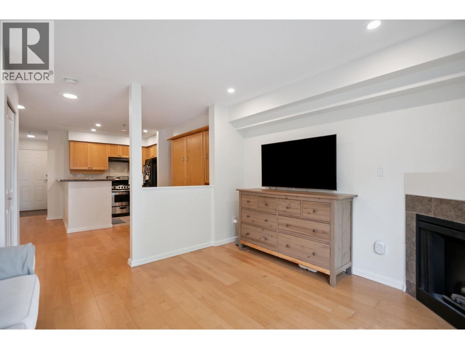 305 997 W 22 Avenue, Vancouver, British Columbia V5V 2A2 - Photo 6 - R3108276