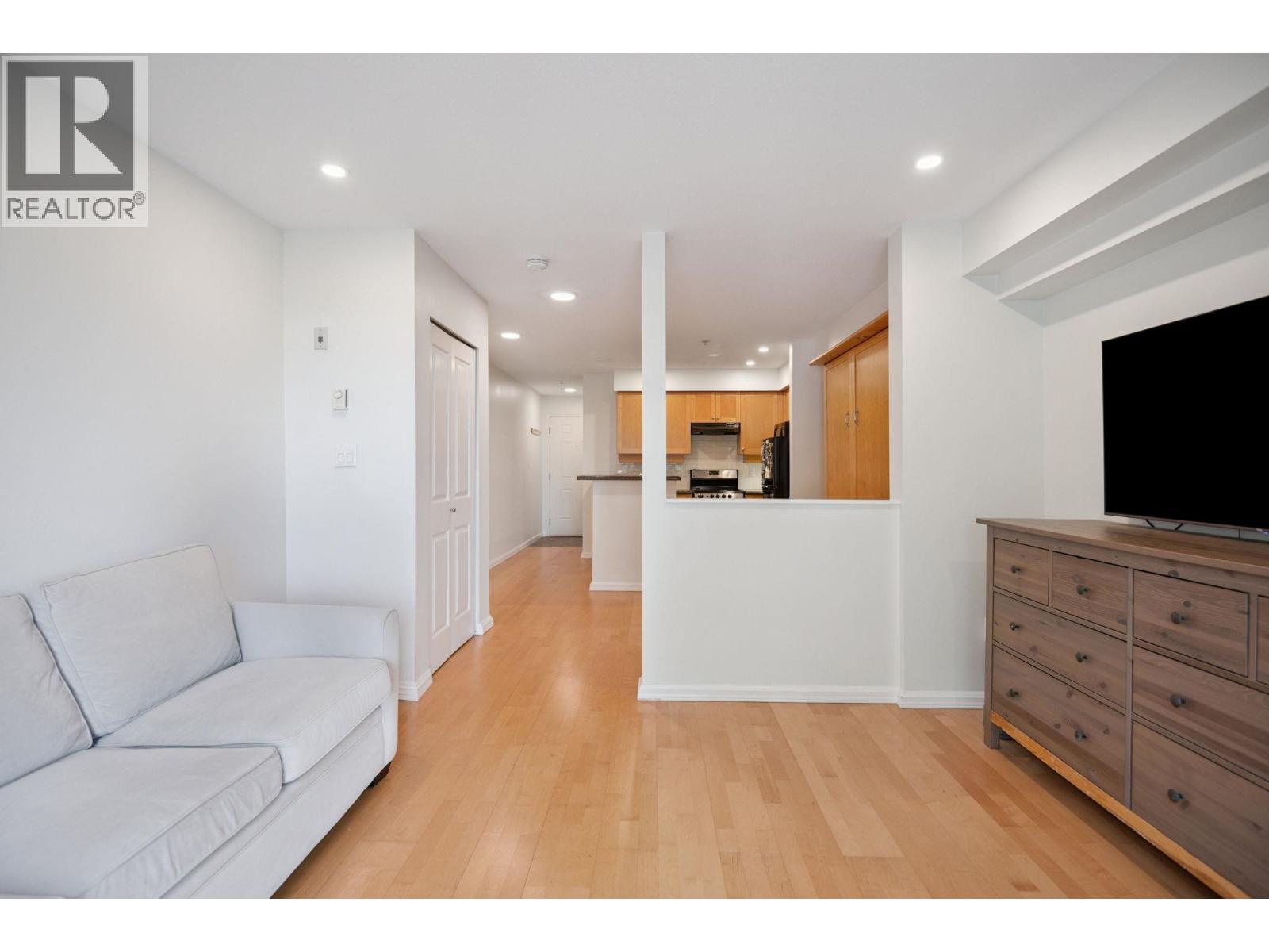 305 997 W 22 Avenue, Vancouver, British Columbia V5V 2A2 - Photo 7 - R3108276