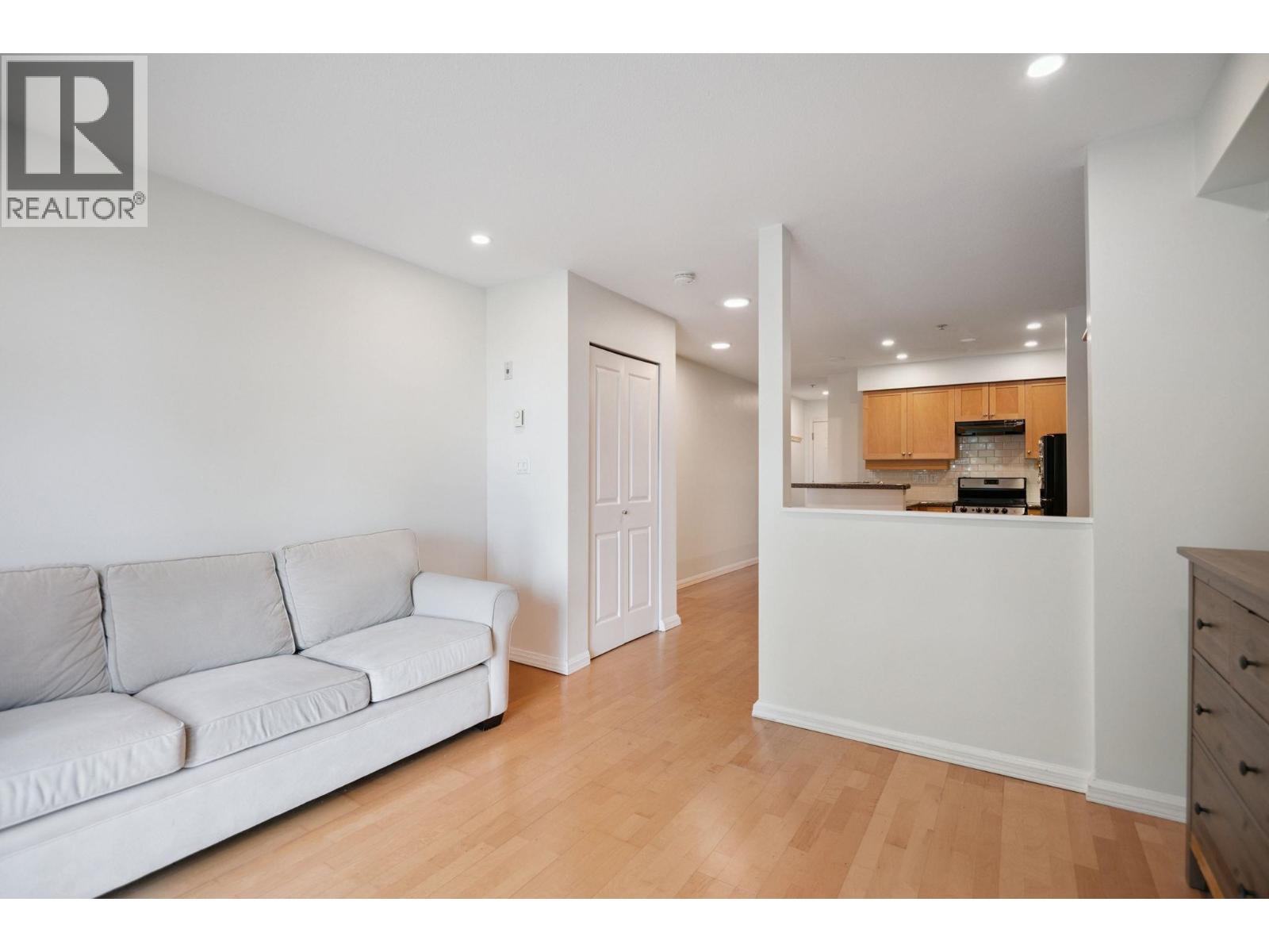 305 997 W 22 Avenue, Vancouver, British Columbia V5V 2A2 - Photo 8 - R3108276