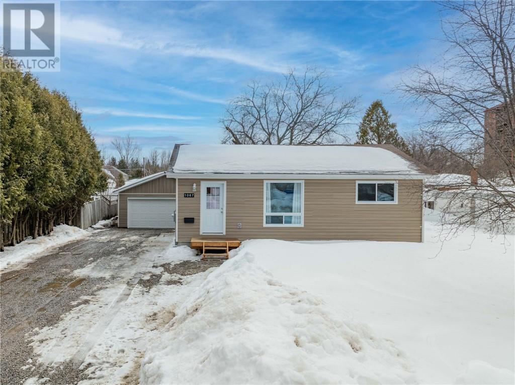 1067 Chapman, Sudbury, Ontario  P3A 1V8 - Photo 1 - 2127039