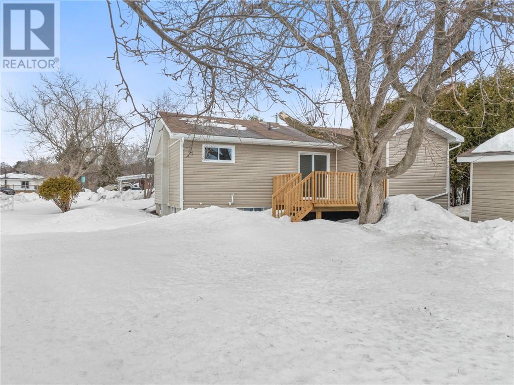 1067 Chapman, Sudbury, Ontario  P3A 1V8 - Photo 2 - 2127039